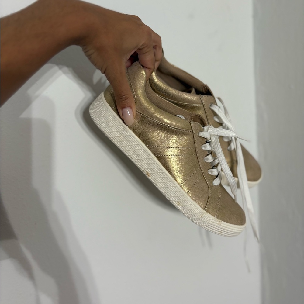 SOUL Naturalizer Gold Sneakers with White Laces